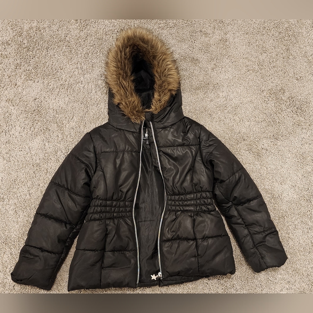 Girls Black coat with fur hood, size 7/8